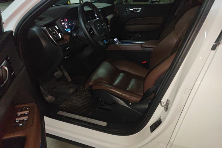 Used Volvo XC60 New Energy 2023 T8 Plug-in Hybrid Long-Range All-Wheel Drive Smart & Dynamic Enjoyment Edition Driver Seat