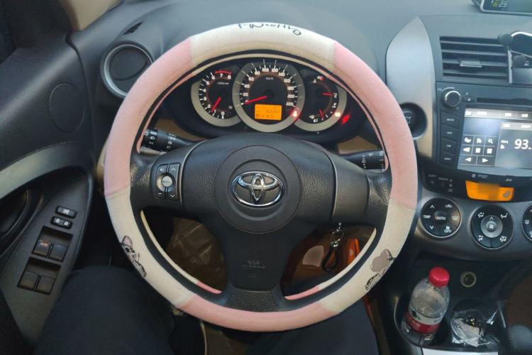 Used Toyota RAV4 2012 Luxurious Edition 2.0L Automatic All-Wheel Drive Steering Wheel