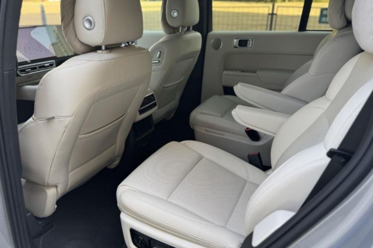 Used Li Auto L8 2023 Pro Model Interior 2