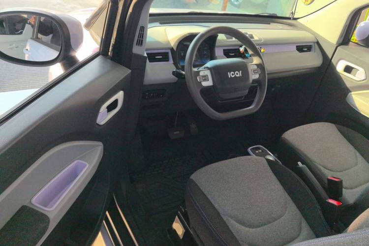 Used Chery QQ Ice Cream 2022 120km Conical Shape Lithium Iron Phosphate Interior 3