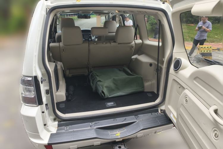 Used Mitsubishi Pajero  Trunk