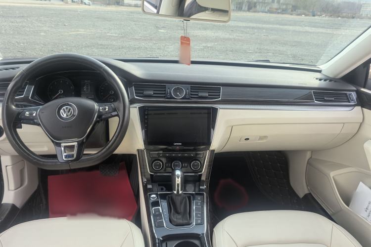 Used Volkswagen Passat 2017 280TSI DSG Luxury Edition
