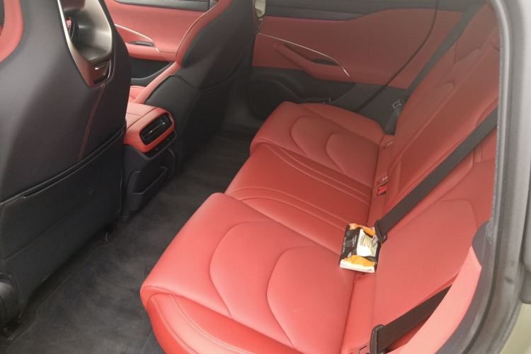 Used Xiaomi Auto SU7 2024 Rear-Drive Long-Range Intelligent Driving Version Left Rear Seat