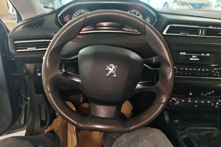 Used Peugeot 308 2016 1.6L Manual Fashion Edition Steering Wheel
