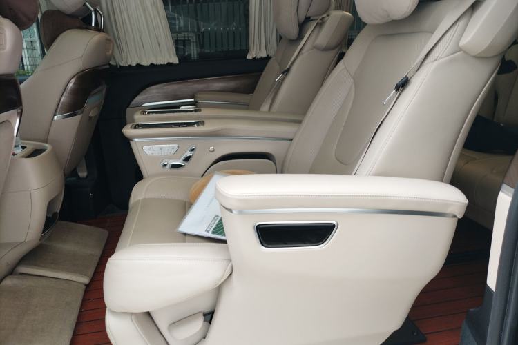 Used Mercedes-Benz V-Class 2022 V 260 L Long-wheelbase Luxury Edition