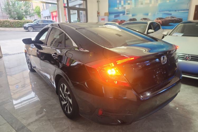 Used Honda Civic 2016 220TURBO Manual Luxury Edition Rear Left 45 Deg