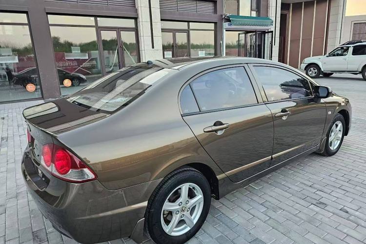 Used CIIMO CIIMO 2015 1.8L Automatic Comfort Edition