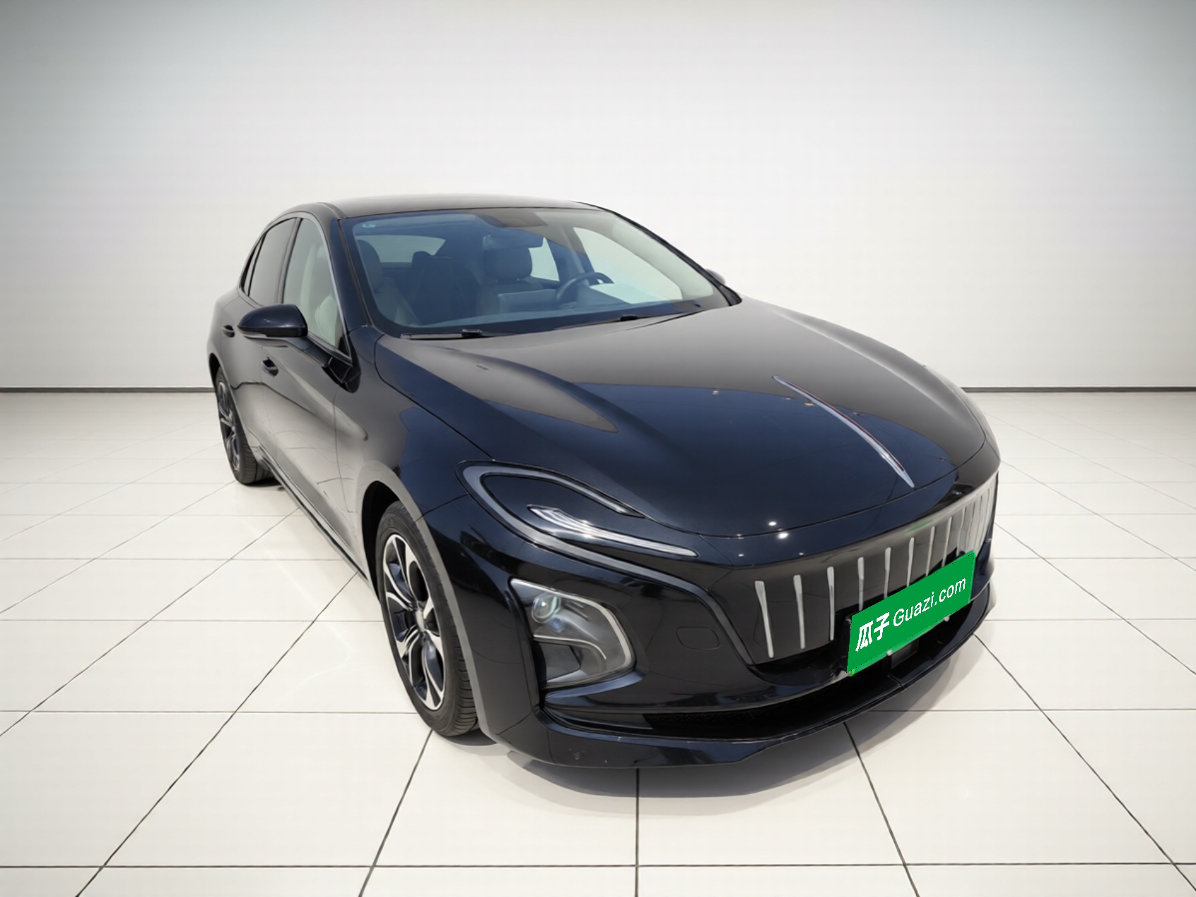 Hongqi E-QM5 2023 Revised Version Basic Travel Edition — снимка 3