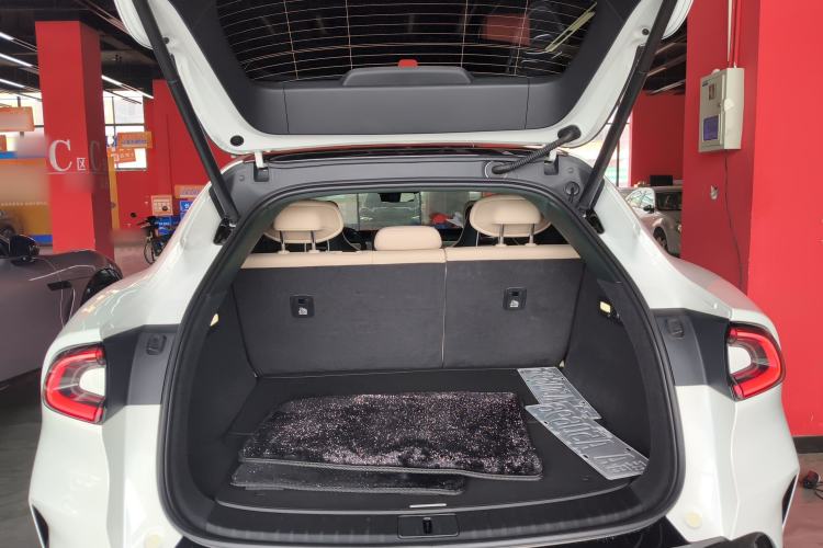 Used Xiaomi Auto YU7 2025 Ultra-Long Range High-Performance All-Wheel-Drive Max Edition Trunk