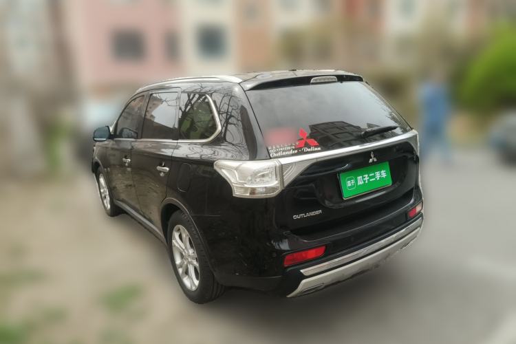 Used Mitsubishi Outlander 2014 2.4L 4x4 Deluxe Value Edition 5 Seats Rear Left 45 Deg