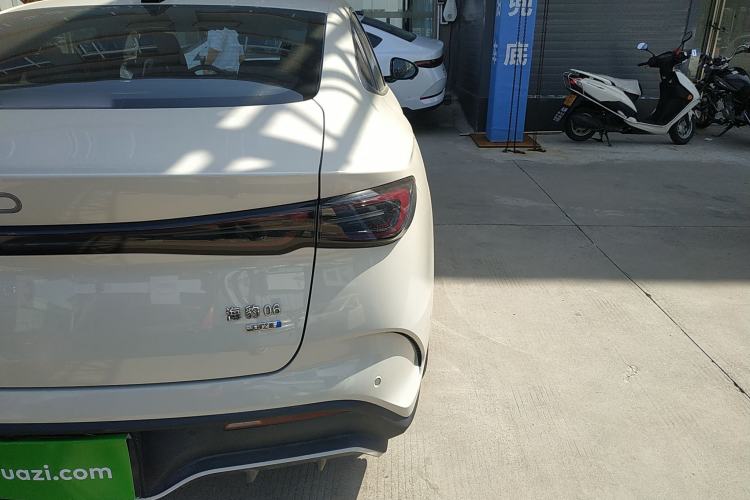 Used BYD Seal 06 New Energy 2025 DM-i Smart Drive 120KM Deluxe Model Right Rear Taillight