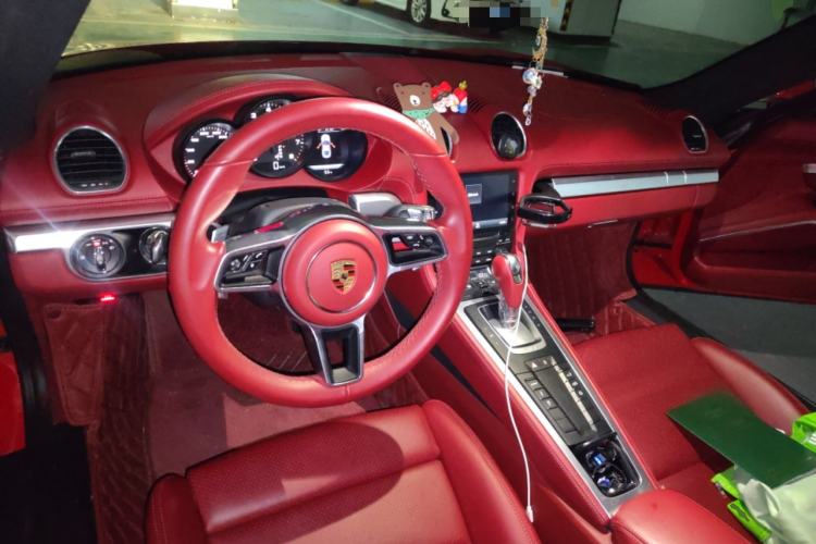 Used Porsche 718 2020 Cayman 2.0T Center Console