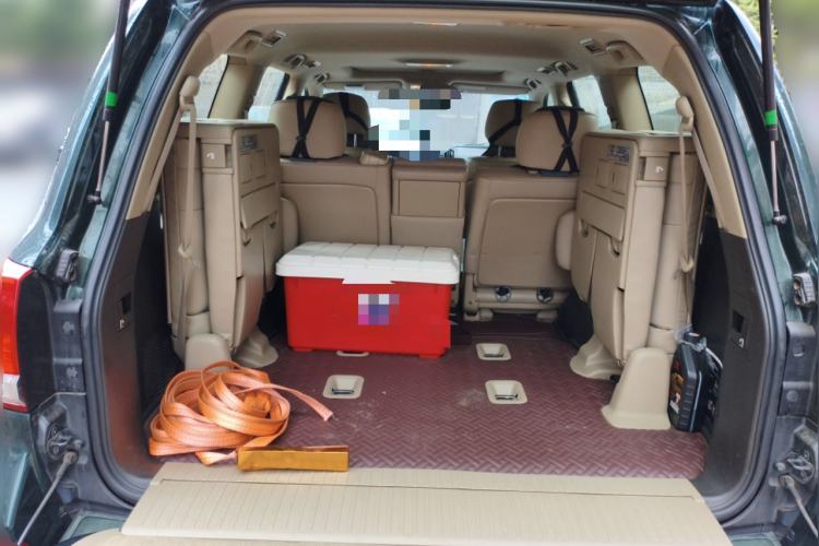 Used Toyota Land Cruiser 2010 4.0L Automatic VX Trunk