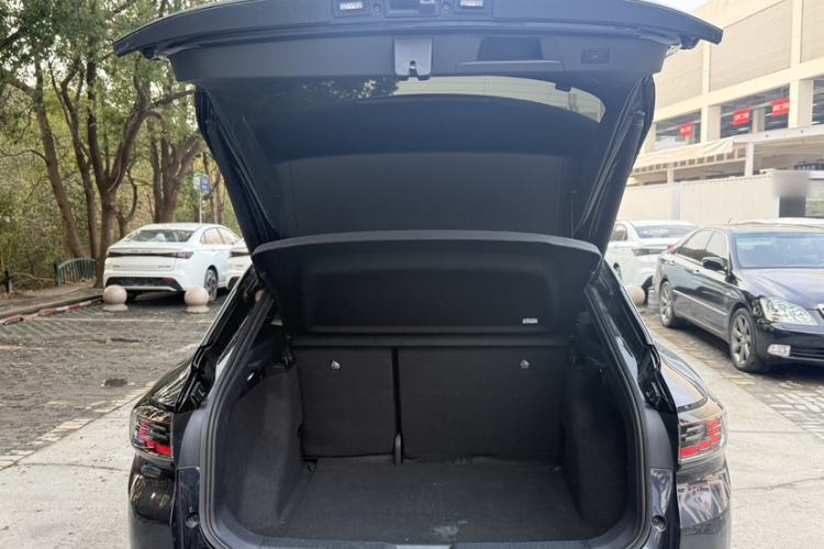 Used Volkswagen ID.4 CROZZ 2021 Long-Range PRO Two-Wheel Drive Version
