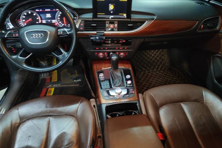 Used Audi A6L 2018 30th Anniversary Edition 35 TFSI Fashion Model Center Console