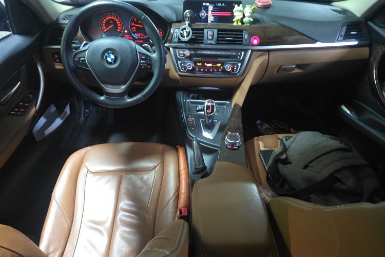 Used BMW 3 Series 2015 320Li Luxury Design Package Premium Edition Center Console