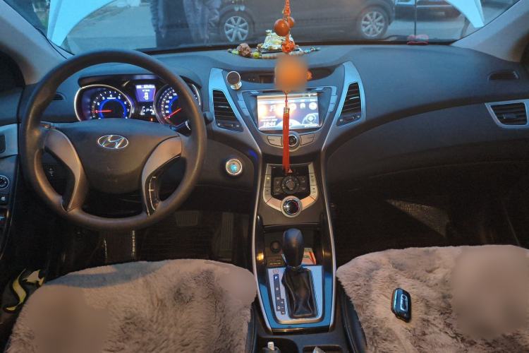 Used Hyundai Elantra (5th Generation / Langdong) 2012 1.6L Automatic Leading Model Interior 2