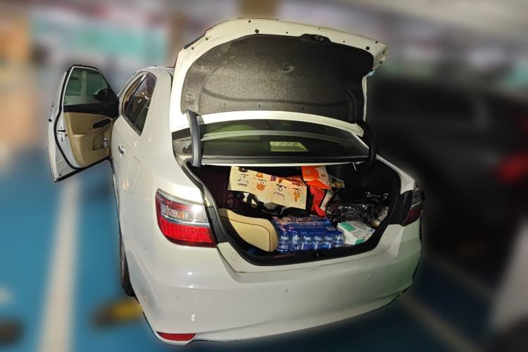 Used Toyota Camry 2015 2.0G Premier Edition Trunk