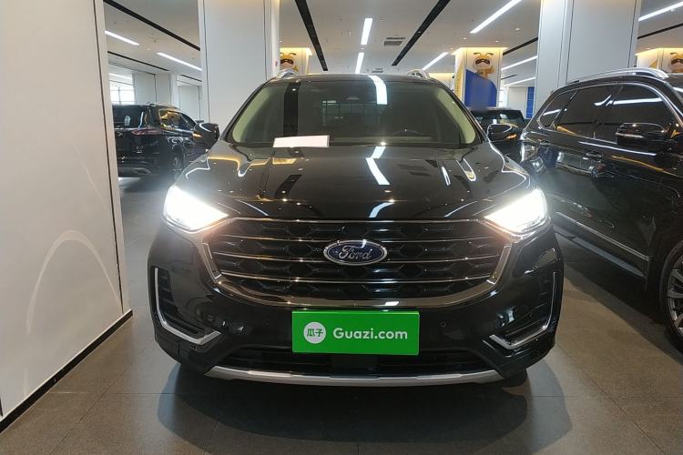 Used Ford Edge 2021 PLUS EcoBoost 245 Two-Wheel-Drive Titanium 7-Seater
