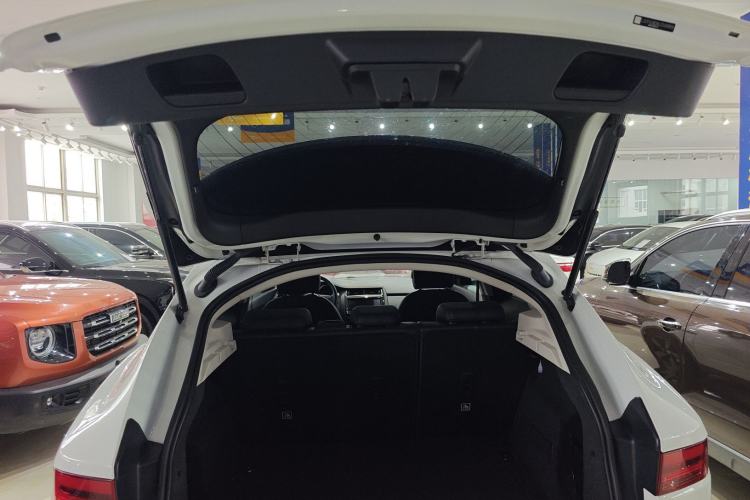 Used Jaguar E-PACE 2018 P200 S China VI Trunk