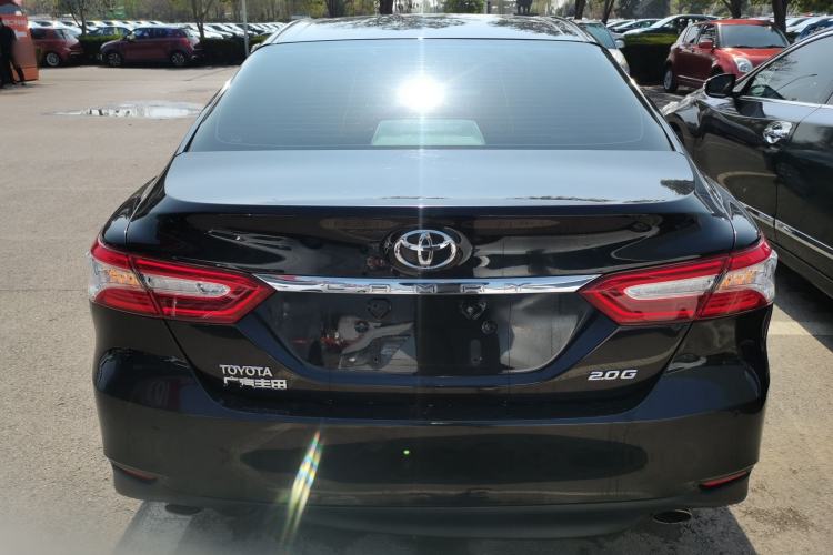 Used Toyota Camry 2018 2.0G Luxury Edition

