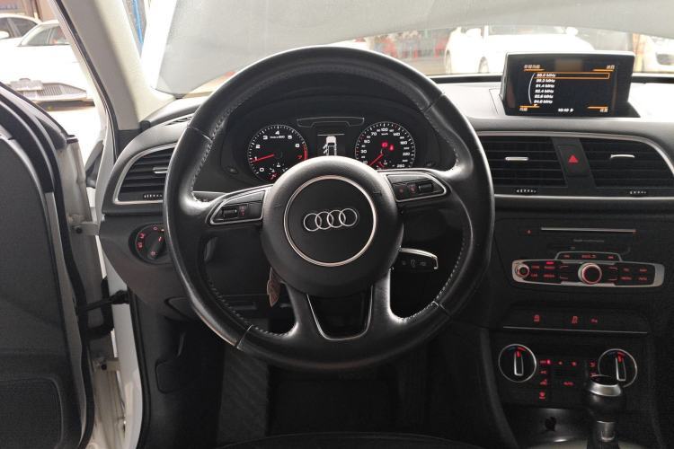 Used Audi Q3 2016 30 TFSI Fashion Model Steering Wheel