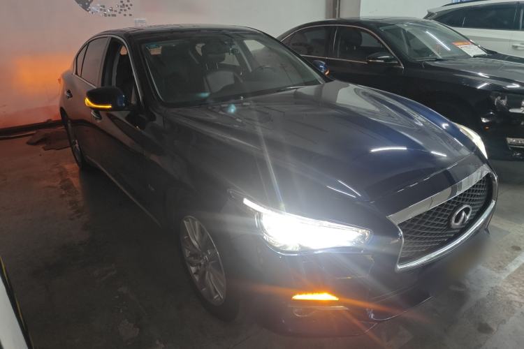 Used Infiniti Q50L 2016 2.0T Enjoyment Edition Front Right 45 Deg