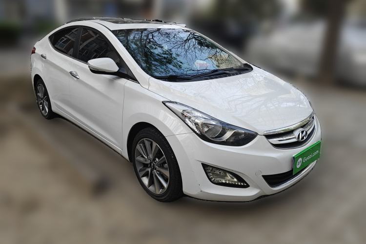 Used Hyundai Elantra (5th Generation / Langdong) 2015 1.6L Automatic Luxury Model Front Right 45 Deg
