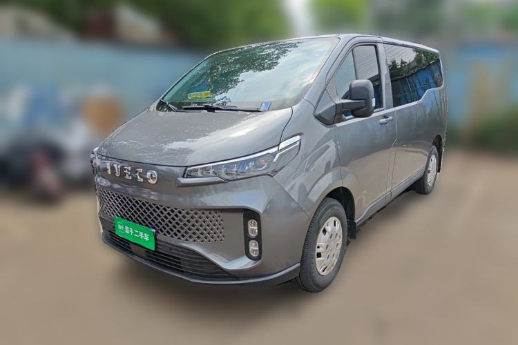 Used Iveco Fidato 2023 C30 Passenger Van 2.0T 93kW Manual Transmission Xingtu Edition Low Roof