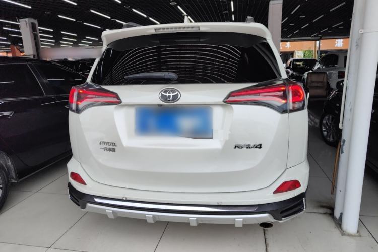 Used Toyota RAV4 2018 2.0L CVT Two-Wheel Drive Fashion X Edition