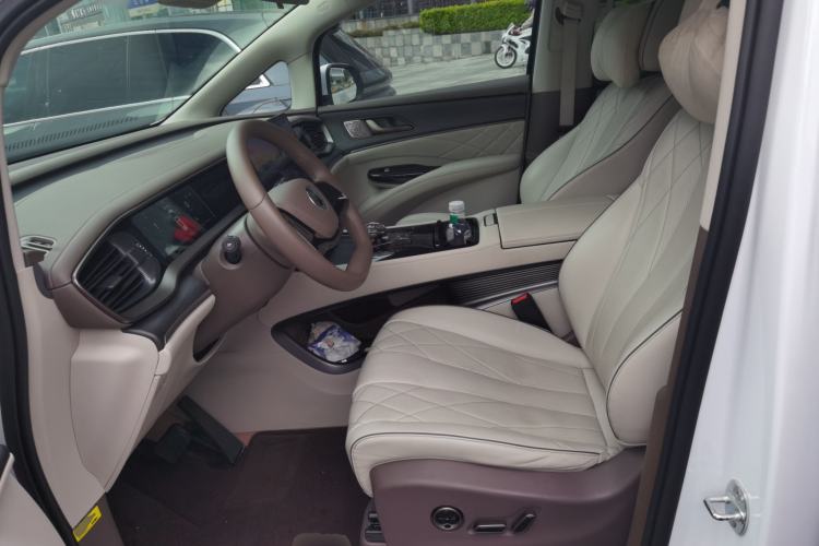 Used Denza D9 2022 DM-i 970 Four-Wheel Drive Prestige Model