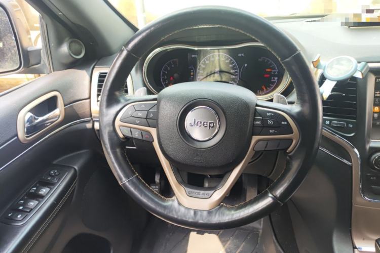 Used Jeep Grand Cherokee 2016 3.0L Comfort Navigation Edition
