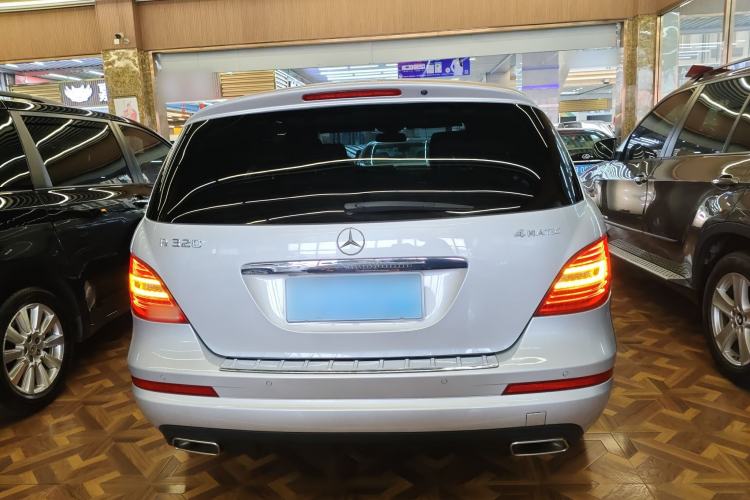 Used Mercedes-Benz R-Class 2017 R 320 4MATIC Business Edition Prestige Model
