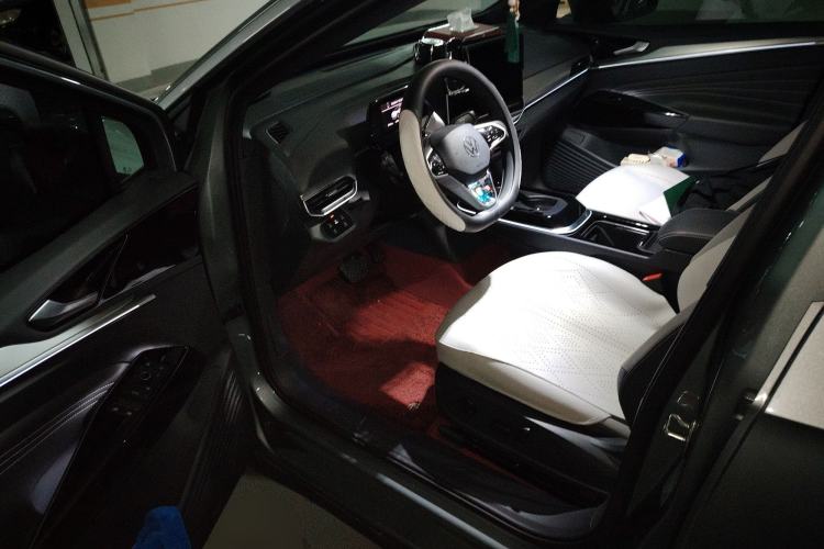 Used Volkswagen ID.4 CROZZ 2025 Pure Edition Driver Seat