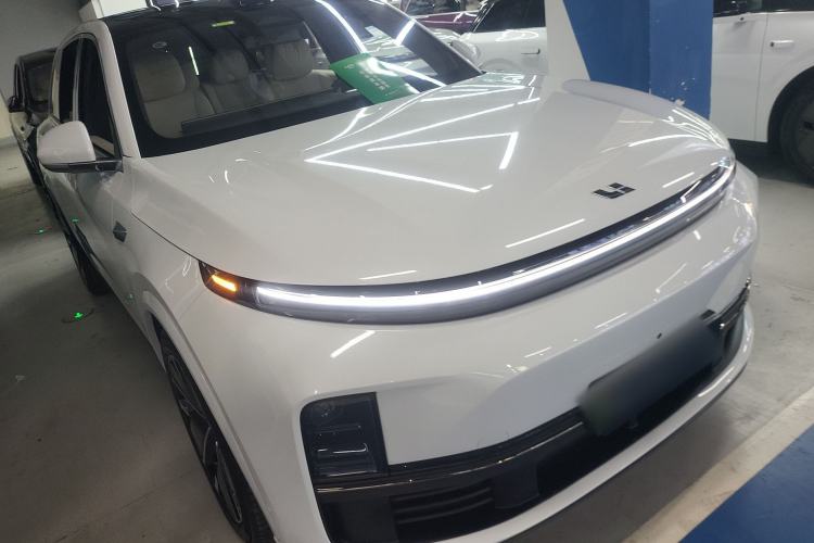 Used Li Auto L7 2025 Max Smart Refresh Edition Front Right 45 Deg