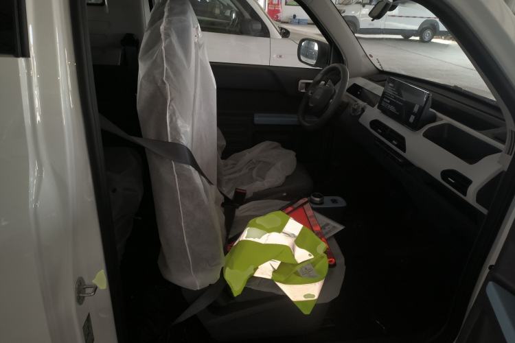 Used Geely Galaxy Panda 2024 Panda Mini 200km Endurance Bear Right Front Seat