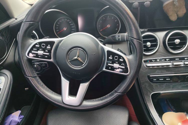 Used Mercedes-Benz C-Class 2019 C 180 L Fashion Edition Sport Version Steering Wheel
