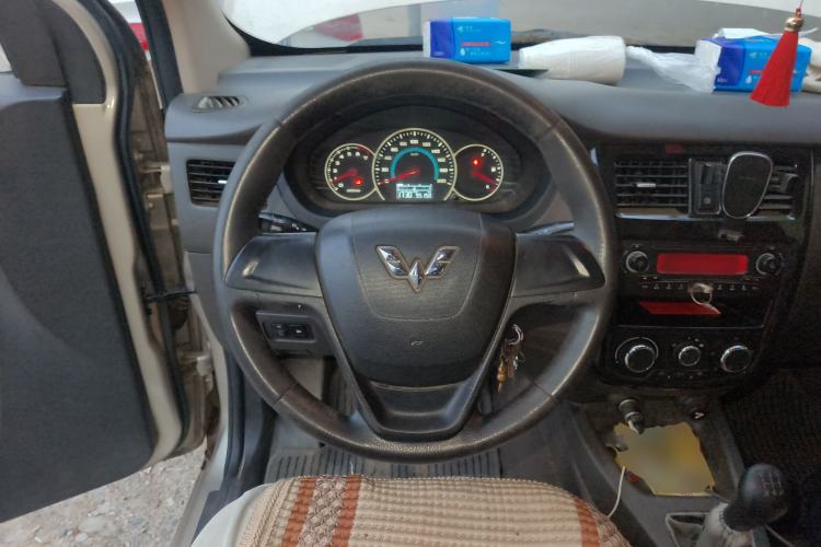 Used Wuling Rongguang V 2018 1.5L Standard Version Steering Wheel