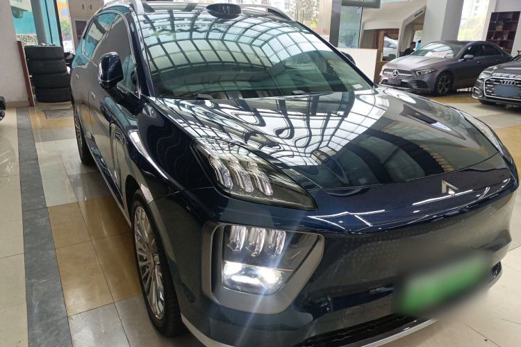 Used Hyptec HL 2025 700 Ultra Six-Seater All-Wheel-Drive LiDAR Version Front Right 45 Deg