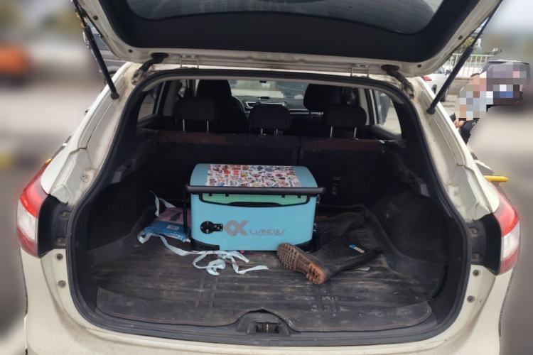 Used Nissan Qashqai 2016 2.0L CVT Elite Edition Trunk