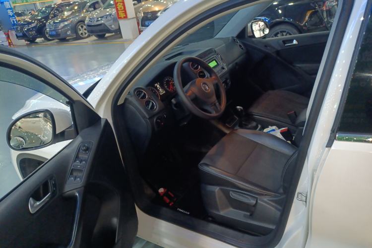 Used Volkswagen Tiguan L 2016 280TSI Automatic Two-Wheel-Drive Silk Road Style Edition
