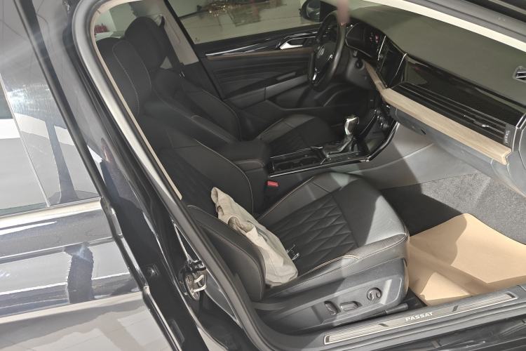 Used Volkswagen Passat 2019 330TSI Luxury Edition China VI Standard Right Front Seat