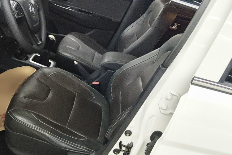 Used Dongfeng Fengon 330 2019 1.5L 330S Manual Comfort Version China VI Standard
