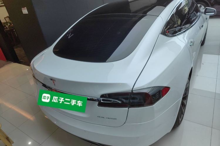 Used Tesla Model S 2019 Long-Range Version
