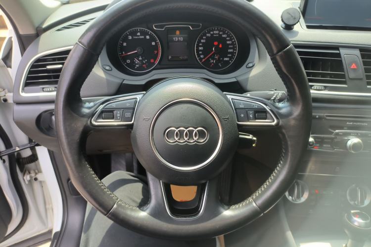 Used Audi Q3 2015 35 TFSI Ambition Edition Steering Wheel