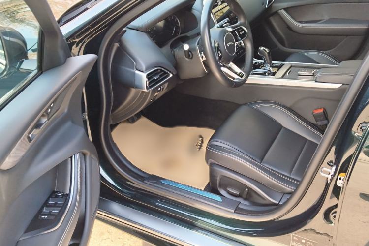 Used Jaguar XEL 2023 2.0T 200 PS R-DYNAMIC Youth Sports Edition
