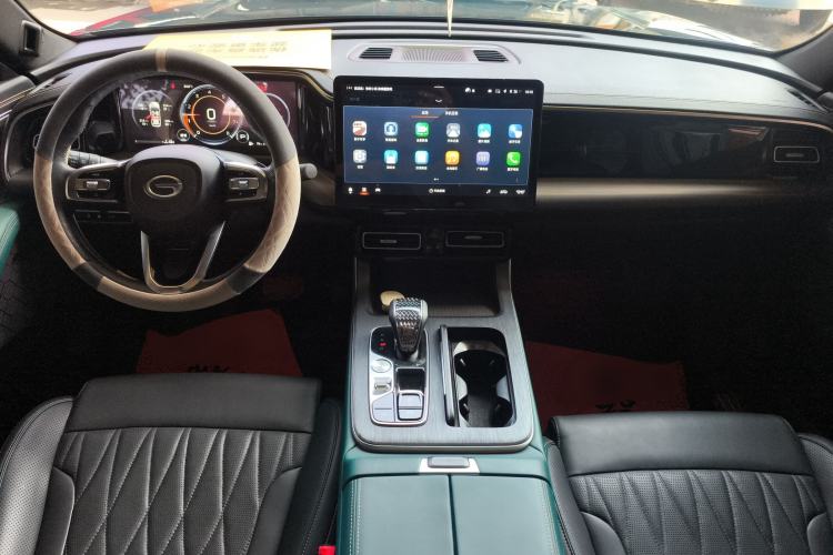 Used GAC Trumpchi GS8 2024 Linghang Series 2.0 TGDI Two-Wheel Drive Luxury Smart Connectivity Version
