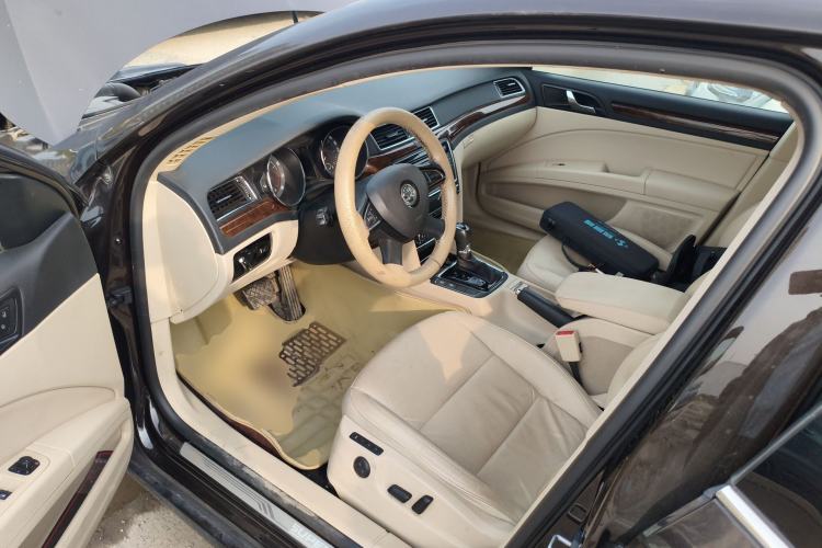 Used Skoda Superb 2013 1.8TSI Automatic Yashi Edition Driver Seat