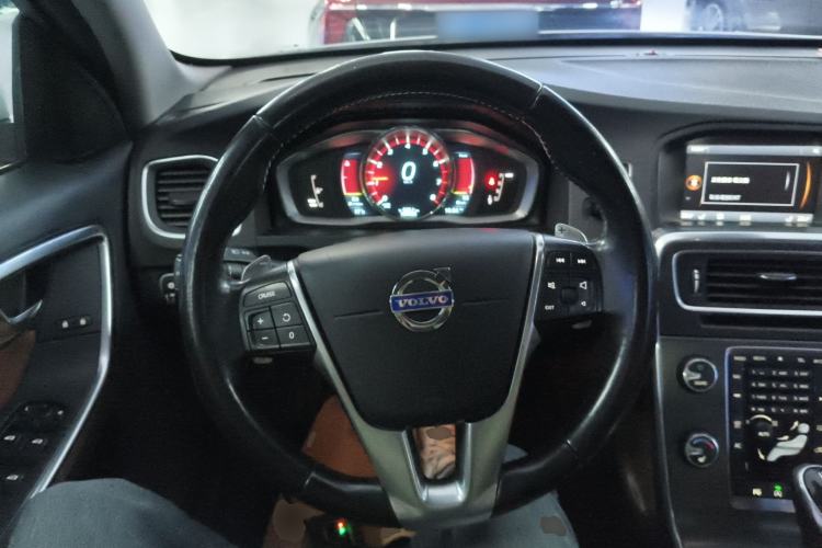 Used Volvo V60 2014 Restyled T5 Zhiya Edition