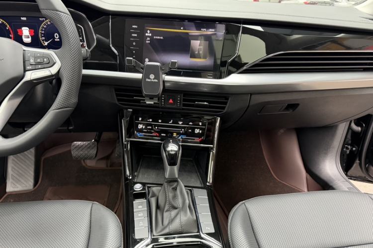 Used Volkswagen Passat 2025 Outstanding Model 330TSI Starry Elite Edition
